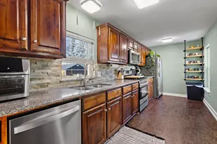 115 D St, Whitesboro, TX 76273 - Photo 10