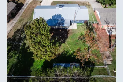 1911 College Street, Gainesville, TX 76240 - Photo 6