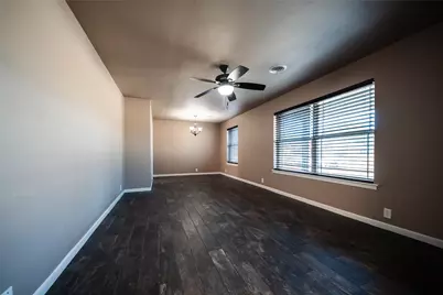 1911 College Street, Gainesville, TX 76240 - Photo 12