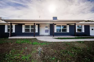 1911 College St, Gainesville, TX 76240 - Photo 1