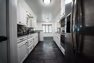 1911 College St, Gainesville, TX 76240 - Photo 14