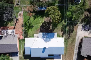 1911 College St, Gainesville, TX 76240 - Photo 6