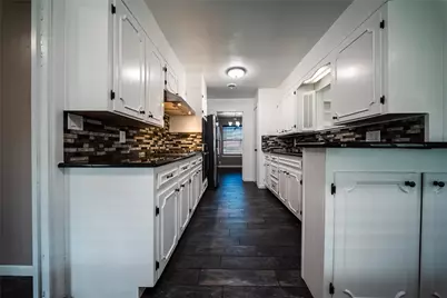 1911 College Street, Gainesville, TX 76240 - Photo 16