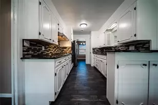 1911 College St, Gainesville, TX 76240 - Photo 16