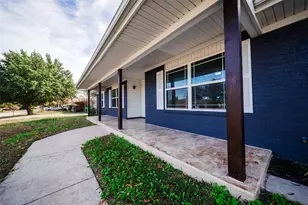 1911 College St, Gainesville, TX 76240 - Photo 10