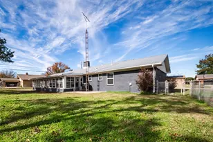 1911 College St, Gainesville, TX 76240 - Photo 30