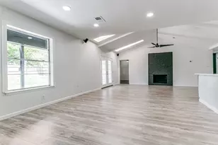 933 Charleston Ct, Bedford, TX 76022 - Photo 12