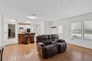 226 Hillcrest St, Sanger, TX 76266 - Photo 4