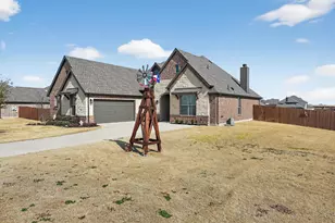 12520 Eagles Bluff, Godley, TX 76044 - Photo 2
