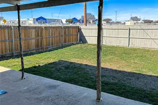 1324 N Creek Dr, Saginaw, TX 76179 - Photo 16