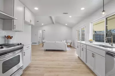 706 N Hunters Glen Circle, Arlington, TX 76015 - Photo 20