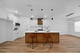 1271 E Myrtle St, Fort Worth, TX 76104 - Photo 12