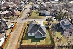 1271 E Myrtle St, Fort Worth, TX 76104 - Photo 30