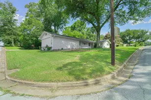 3215 Curtis Dr, Tyler, TX 75701 - Photo 2