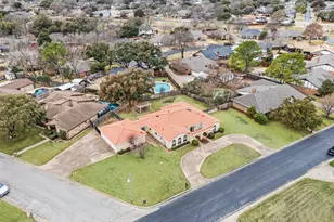 137 E Louella Dr, Hurst, TX 76054 - Photo 4