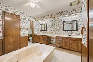 137 E Louella Dr, Hurst, TX 76054 - Photo 26