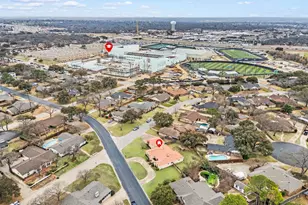 137 E Louella Dr, Hurst, TX 76054 - Photo 38