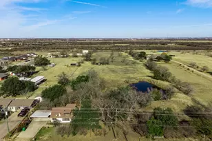 404 E Newland Dr, Robinson, TX 76706 - Photo 14