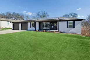 808 Lee Dr, Bedford, TX 76022 - Photo 2