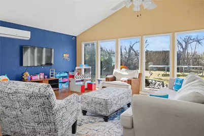 1945 Hemlock Drive, Haltom City, TX 76117 - Photo 14