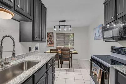 1421 S 12th Street #103, Waco, TX 76706 - Photo 8