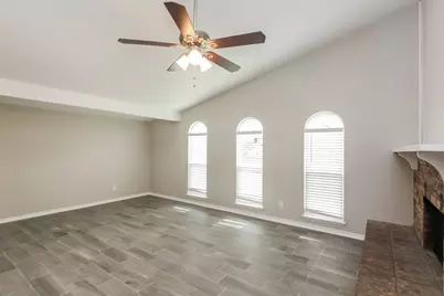 625 Nora Lane, DeSoto, TX 75115 - Photo 2