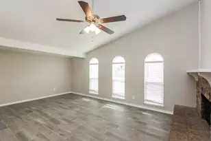 625 Nora Ln, DeSoto, TX 75115 - Photo 2