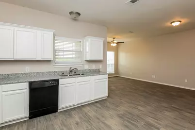 208 Ridgeway Boulevard, Weatherford, TX 76086 - Photo 6