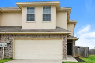 208 Ridgeway Blvd, Weatherford, TX 76086 - Photo 1