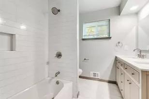 121 S Cavender St, Dallas, TX 75211 - Photo 8