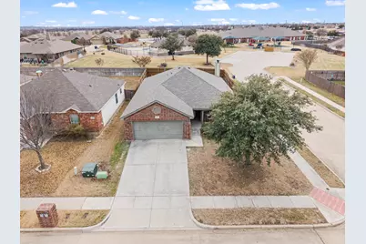 1037 Castle Top Drive, Fort Worth, TX 76052 - Photo 4