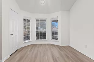 1037 Castle Top Dr, Fort Worth, TX 76052 - Photo 10