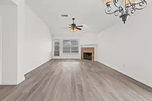 1037 Castle Top Dr, Fort Worth, TX 76052 - Photo 12