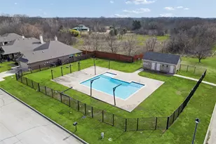 1815 Vallana Dr, Gainesville, TX 76240 - Photo 28