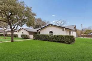 15757 El Estado Dr, Dallas, TX 75248 - Photo 2