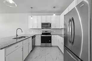 5556 Topwater Trl, Fort Worth, TX 76119 - Photo 2