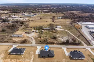 219 Co Rd 4690, Boyd, TX 76023 - Photo 34