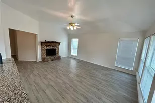 4421 Crystal Ln, Garland, TX 75043 - Photo 2