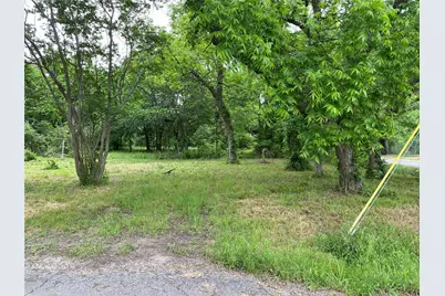 102 Elm Street, Bonham, TX 75418 - Photo 2