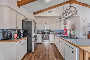 5101 Largo Dr, Granbury, TX 76049 - Photo 2