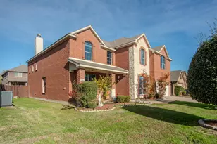 2228 Sparrow Hawk Ct, Grand Prairie, TX 75052 - Photo 4