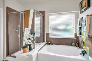 2228 Sparrow Hawk Ct, Grand Prairie, TX 75052 - Photo 22