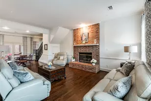 1718 E Branch Hollow Dr, Carrollton, TX 75007 - Photo 8