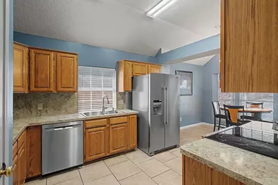 645 Cross Ridge Circle N, Fort Worth, TX 76120 - Photo 6