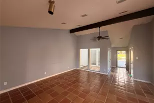 5604 Trail Crest Dr, Arlington, TX 76017 - Photo 4