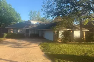 5604 Trail Crest Dr, Arlington, TX 76017 - Photo 1