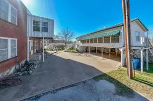 900 W West Walker, Breckenridge, TX 76424 - Photo 2