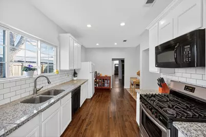 1709 Franklin Avenue, Bonham, TX 75418 - Photo 2