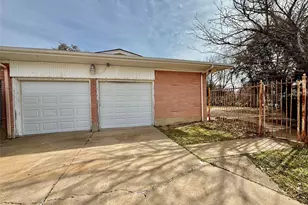 2300 SE 11th St, Mineral Wells, TX 76067 - Photo 2