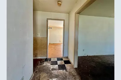 2300 SE 11th Street, Mineral Wells, TX 76067 - Photo 6